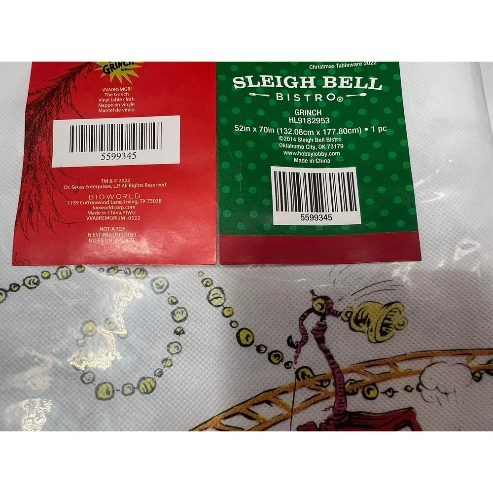 Dr Seuss WHOVILLE The Grinch Vinyl Tablecloth Rectangle 52x70